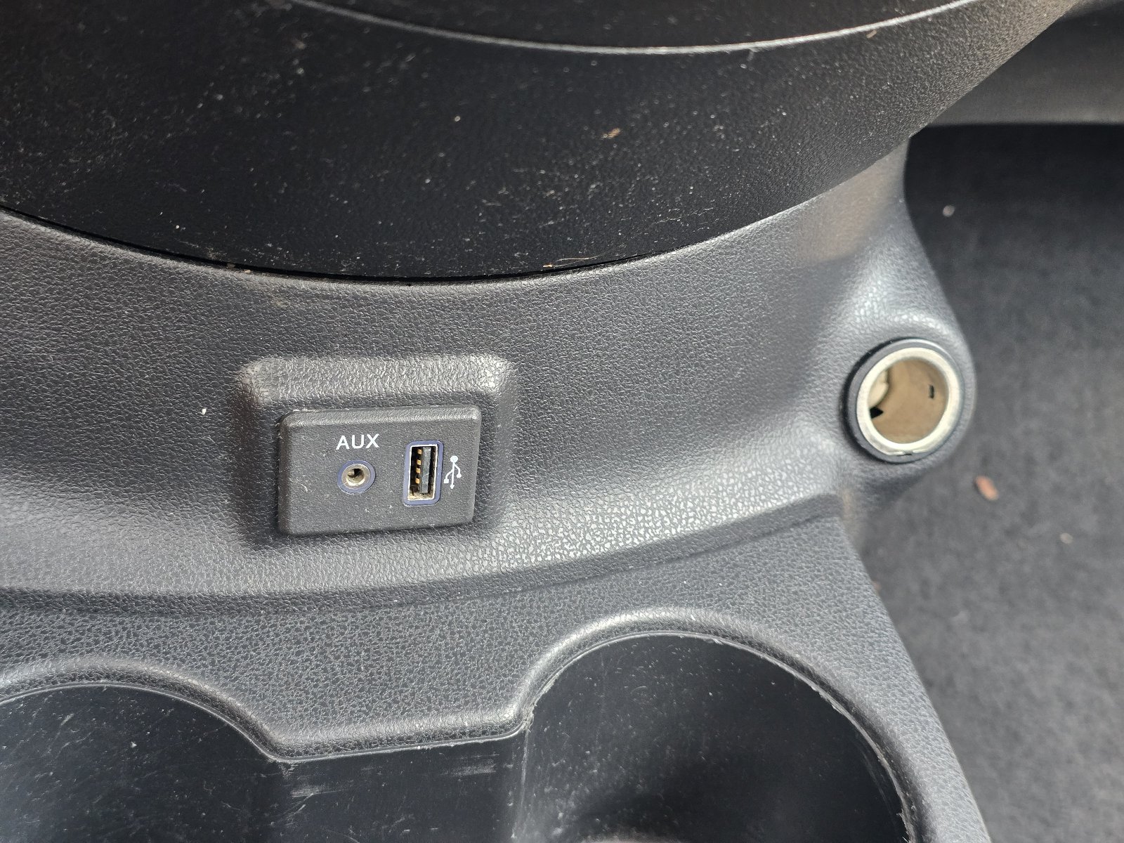 Used 2018 Nissan Versa S FWD image 21