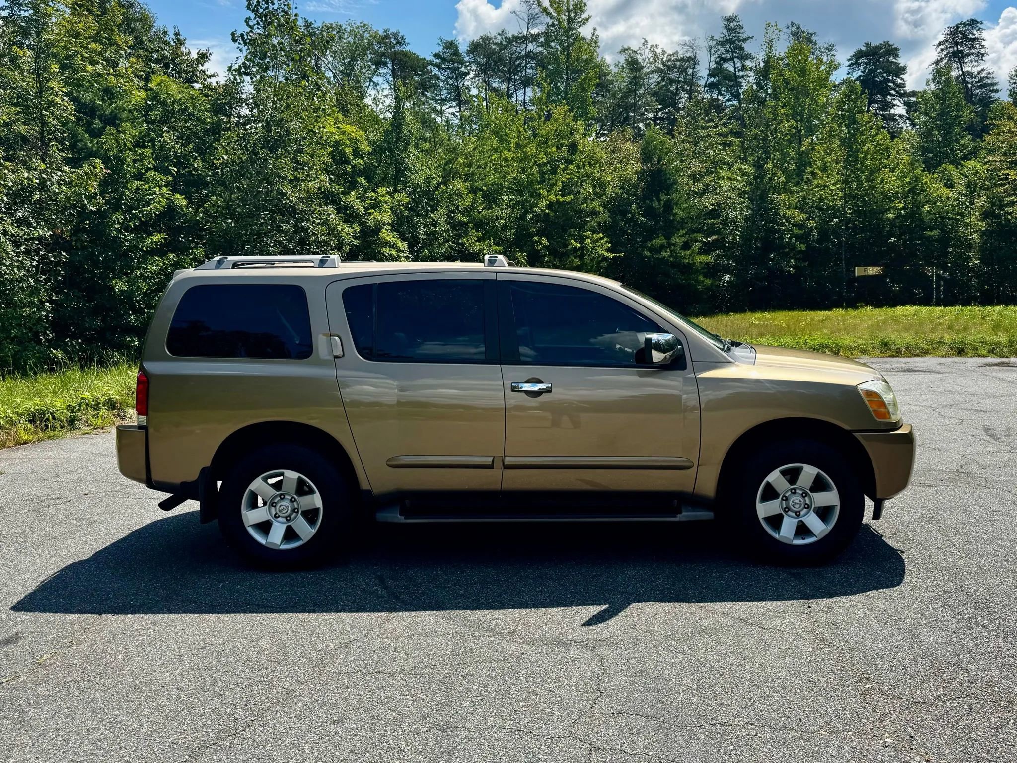 Used 2004 Nissan Armada LE image 7