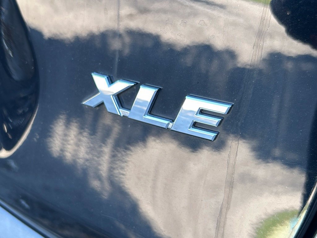 Used 2021 Toyota RAV4 XLE w/ Convenience Package FWD image 37
