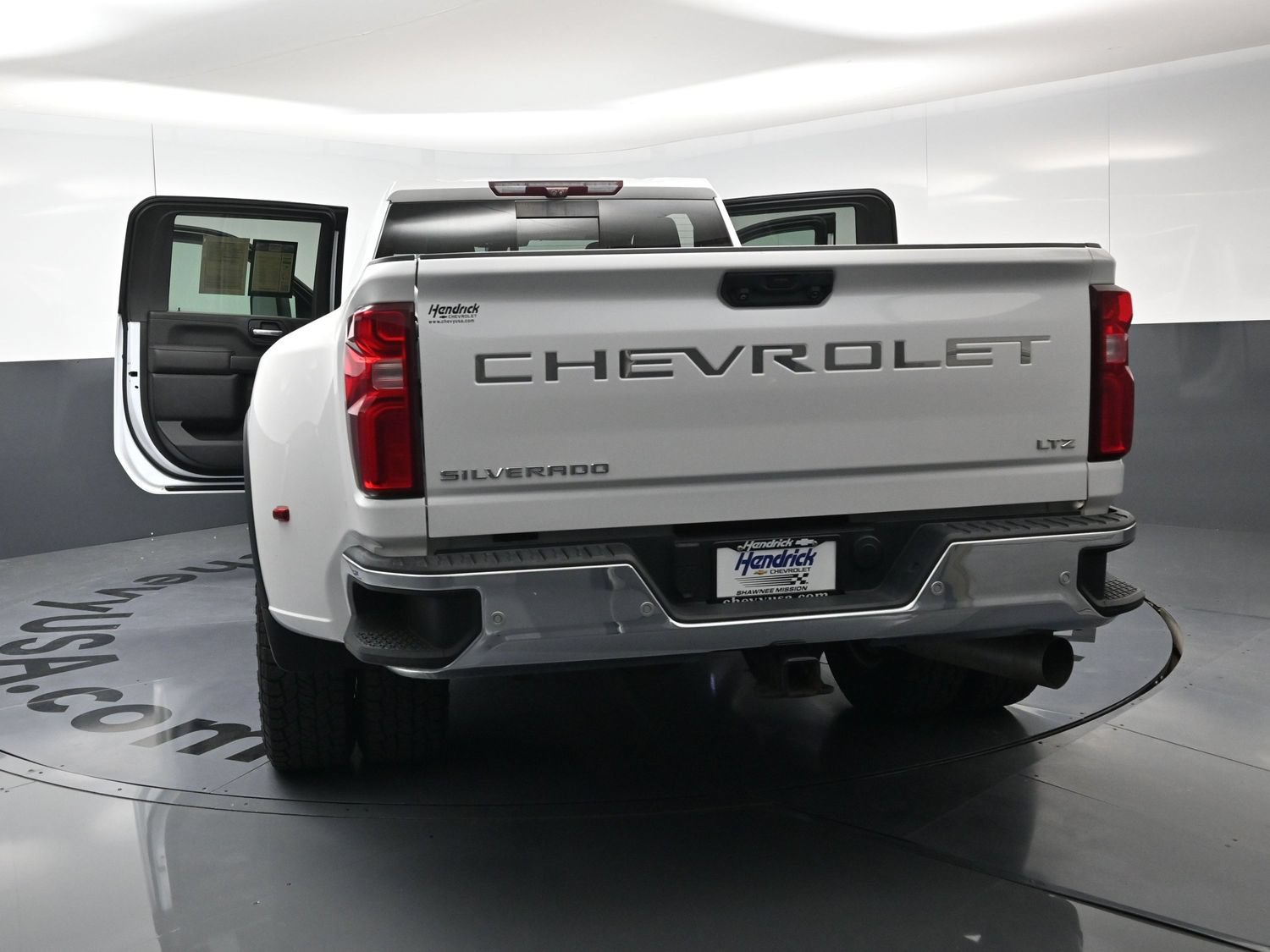 Used 2021 Chevrolet Silverado 3500 LTZ w/ LTZ Convenience Package AWD/4WD image 25