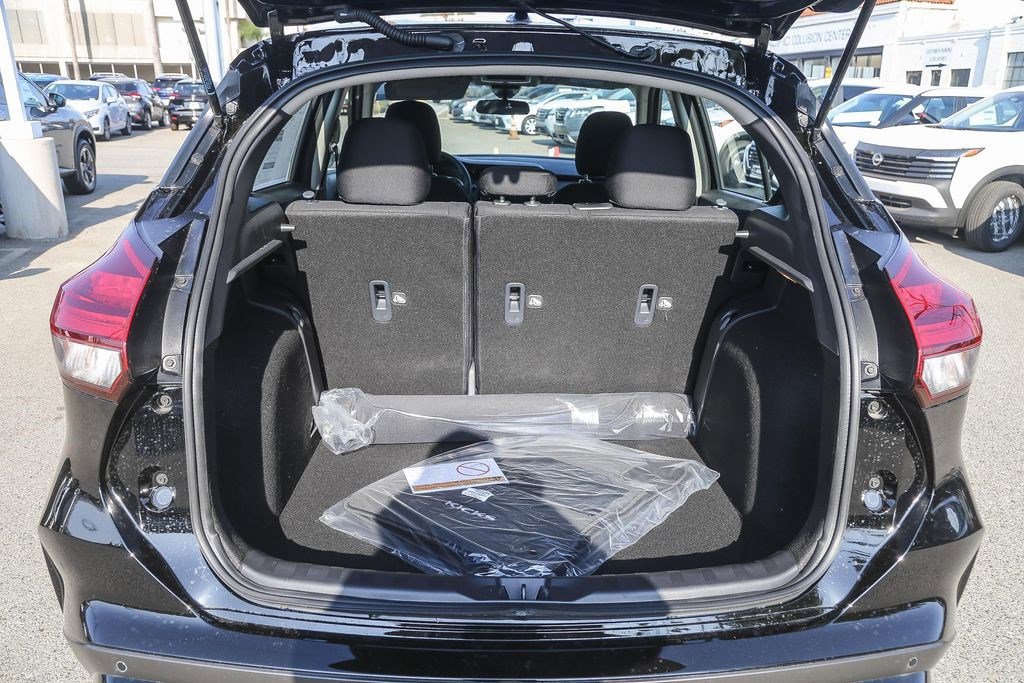 New 2025 Nissan Kicks Play S FWD image 24