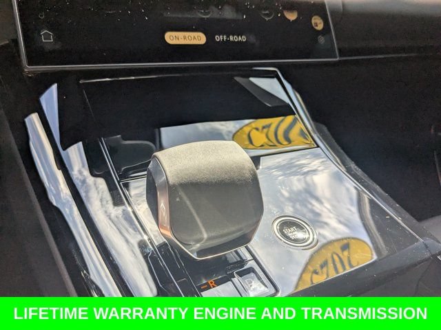 Used 2025 Land Rover Range Rover Sport SE AWD/4WD image 17