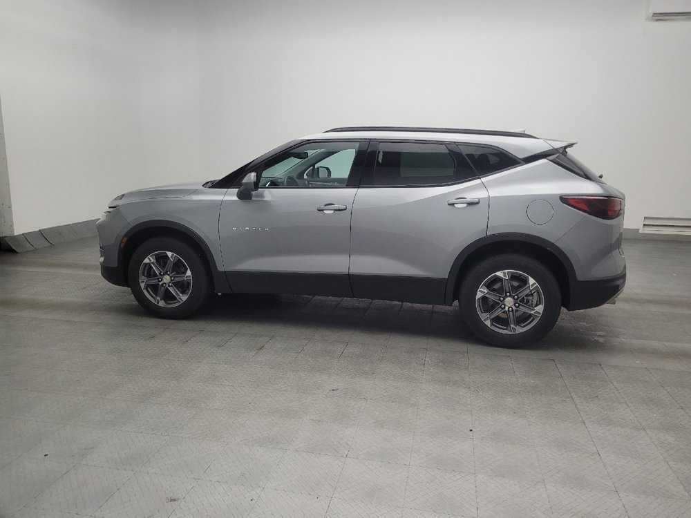 Used 2024 Chevrolet Blazer LT w/ Convenience Package FWD image 3