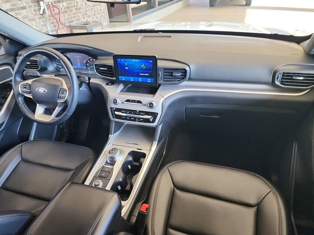Used 2023 Ford Explorer XLT w/ Equipment Group 202A image 13
