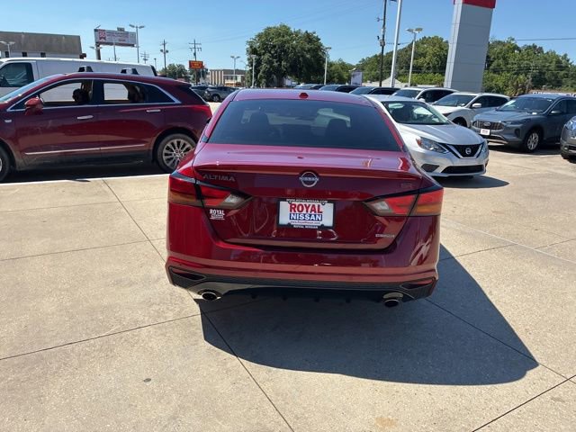 Used 2024 Nissan Altima 2.0 SR FWD image 6