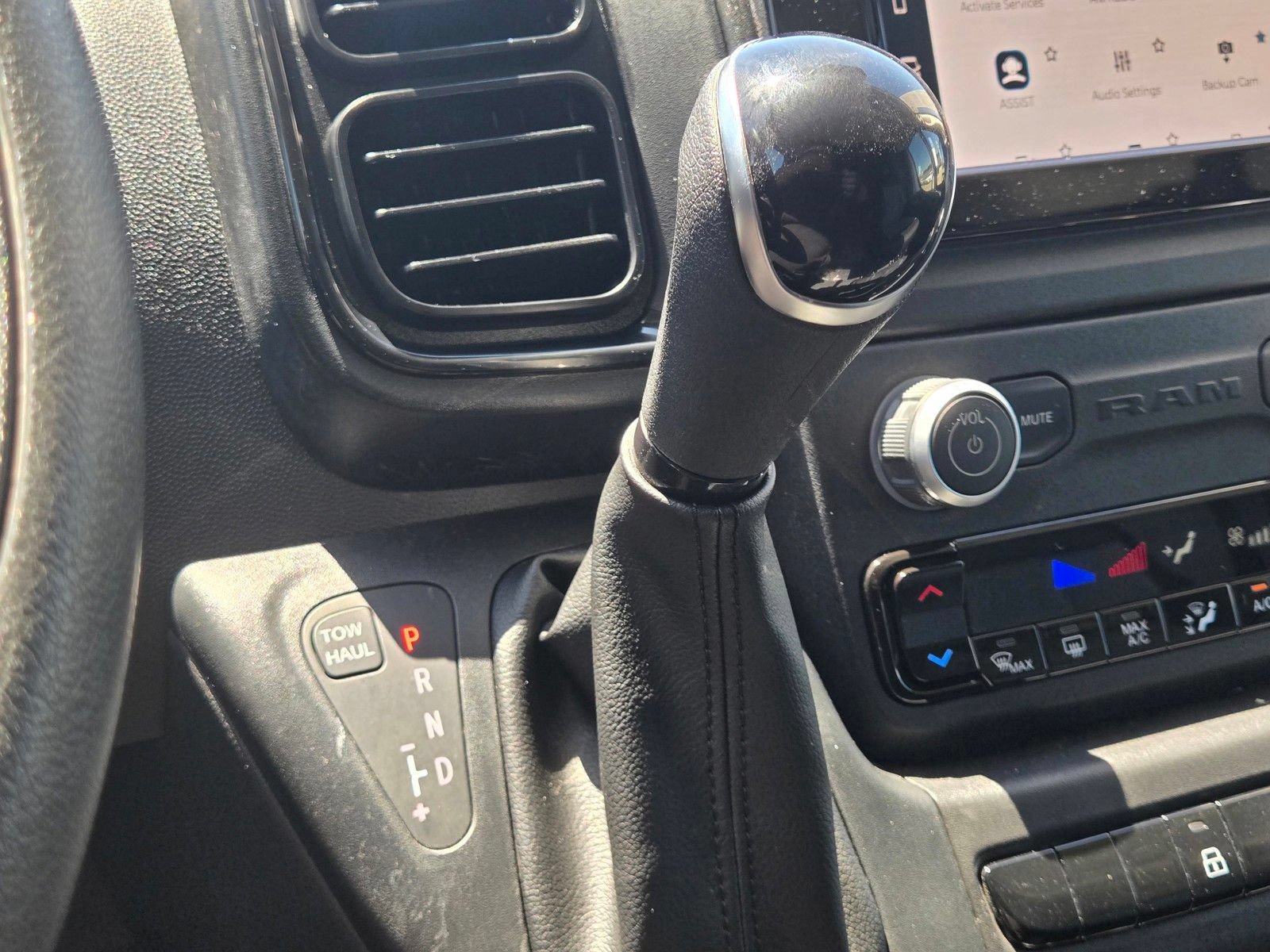 Used 2025 RAM ProMaster 2500 w/ Convenience Group FWD image 23