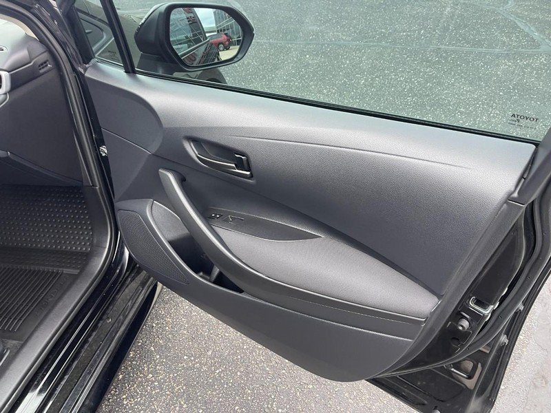 Used 2026 Toyota Corolla LE FWD image 7