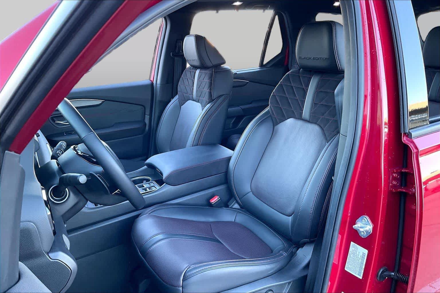 Used 2026 Honda Pilot Black Edition image 9
