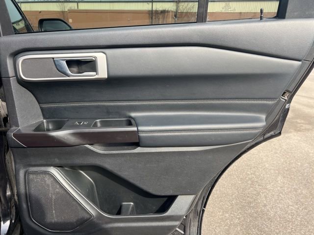 Used 2020 Ford Explorer XLT w/ Equipment Group 202A AWD/4WD image 13