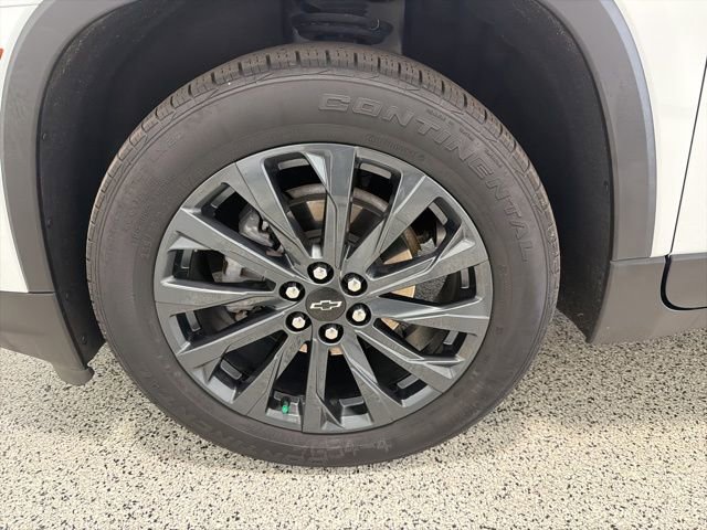 Used 2023 Chevrolet Traverse RS AWD/4WD image 39