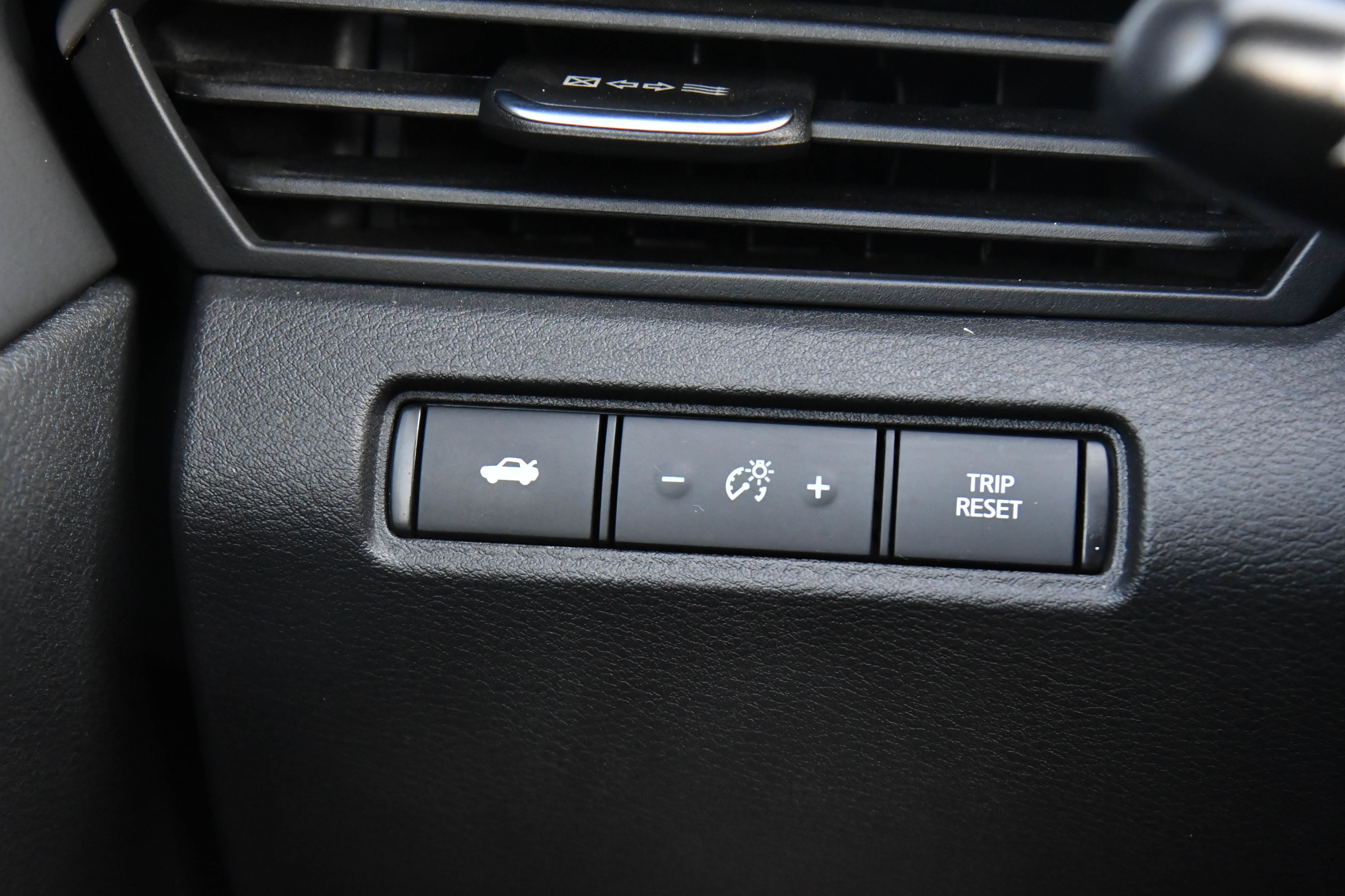 Used 2024 Nissan Altima 2.5 SV image 29