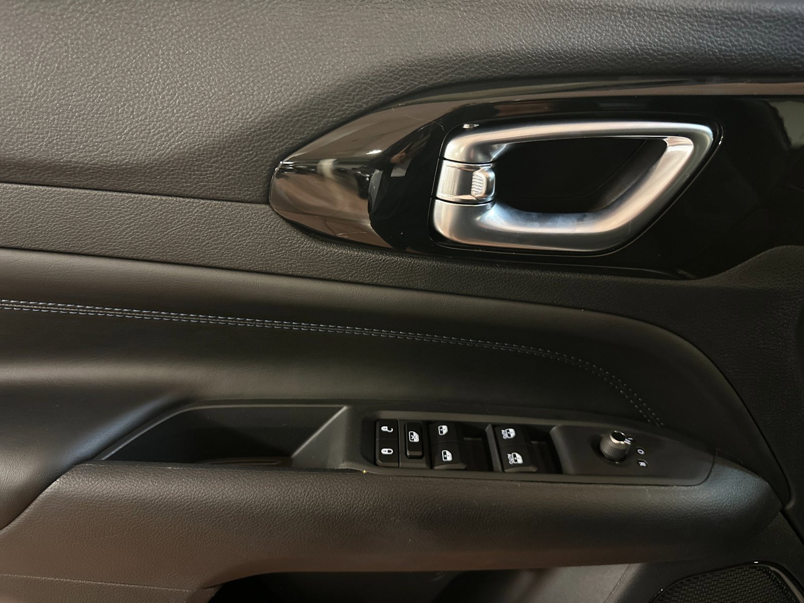 New 2026 Jeep Compass Latitude image 10