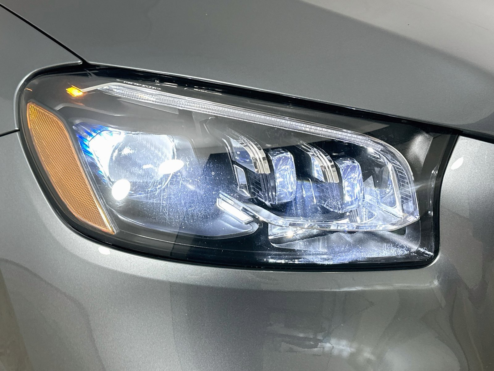 Used 2023 Mercedes-Benz GLS 580 4MATIC image 9