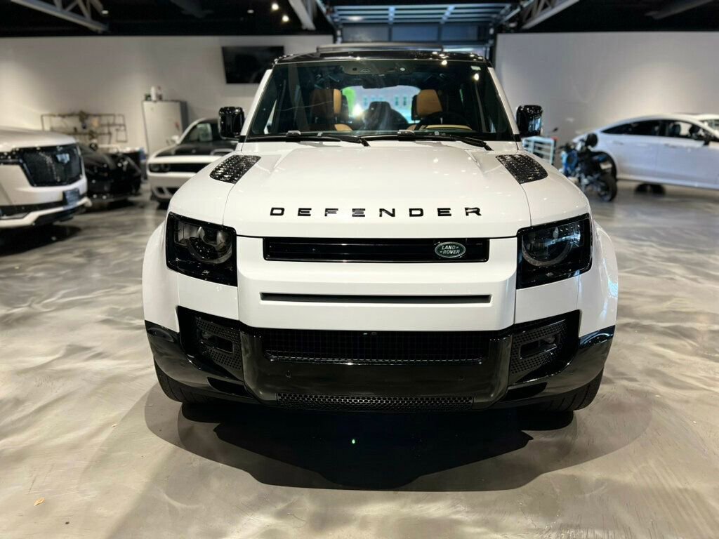 Used 2023 Land Rover Defender 110 image 8