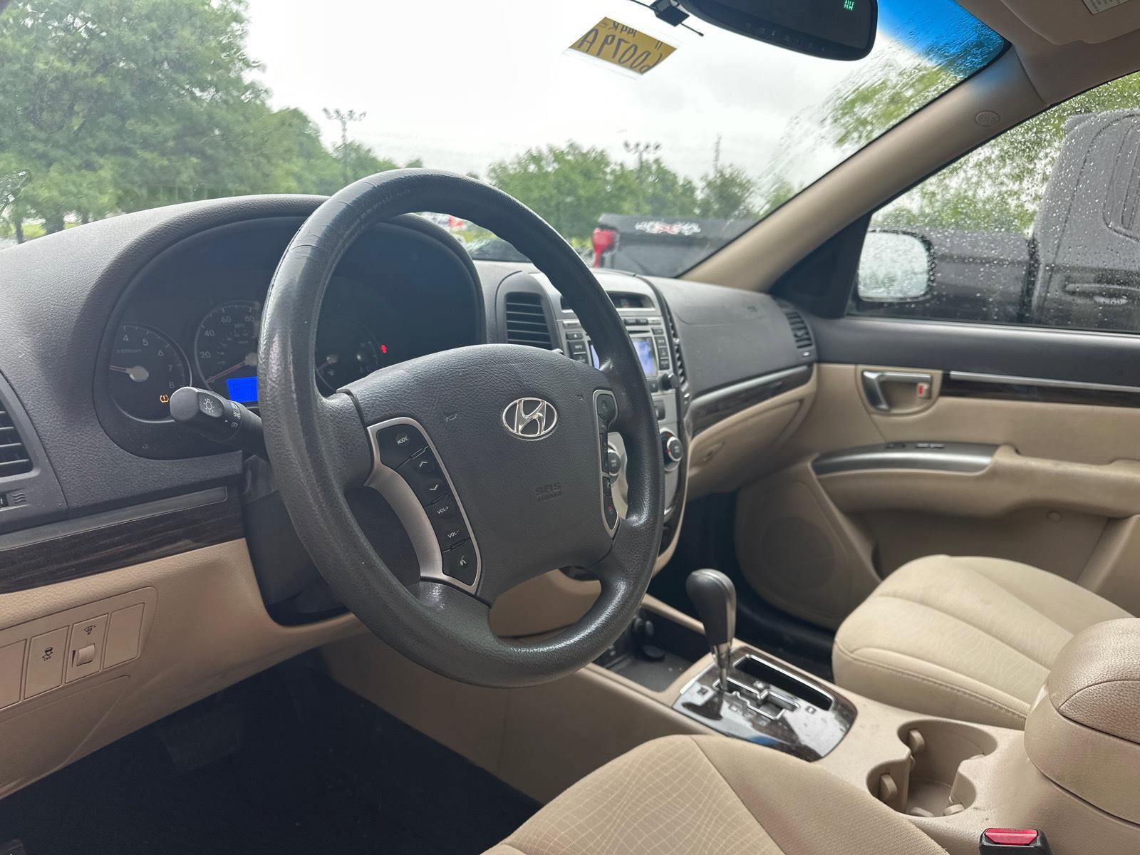 Used 2011 Hyundai Santa Fe GLS FWD image 8