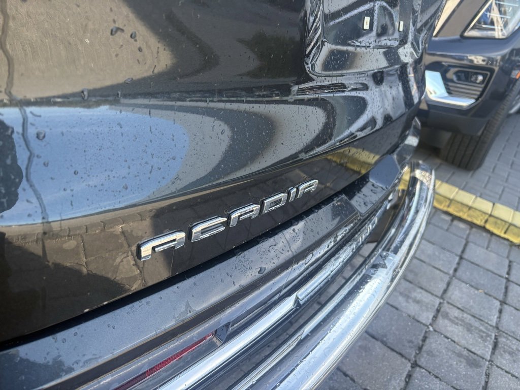 Used 2022 GMC Acadia Denali w/ Denali Ultimate Package image 9