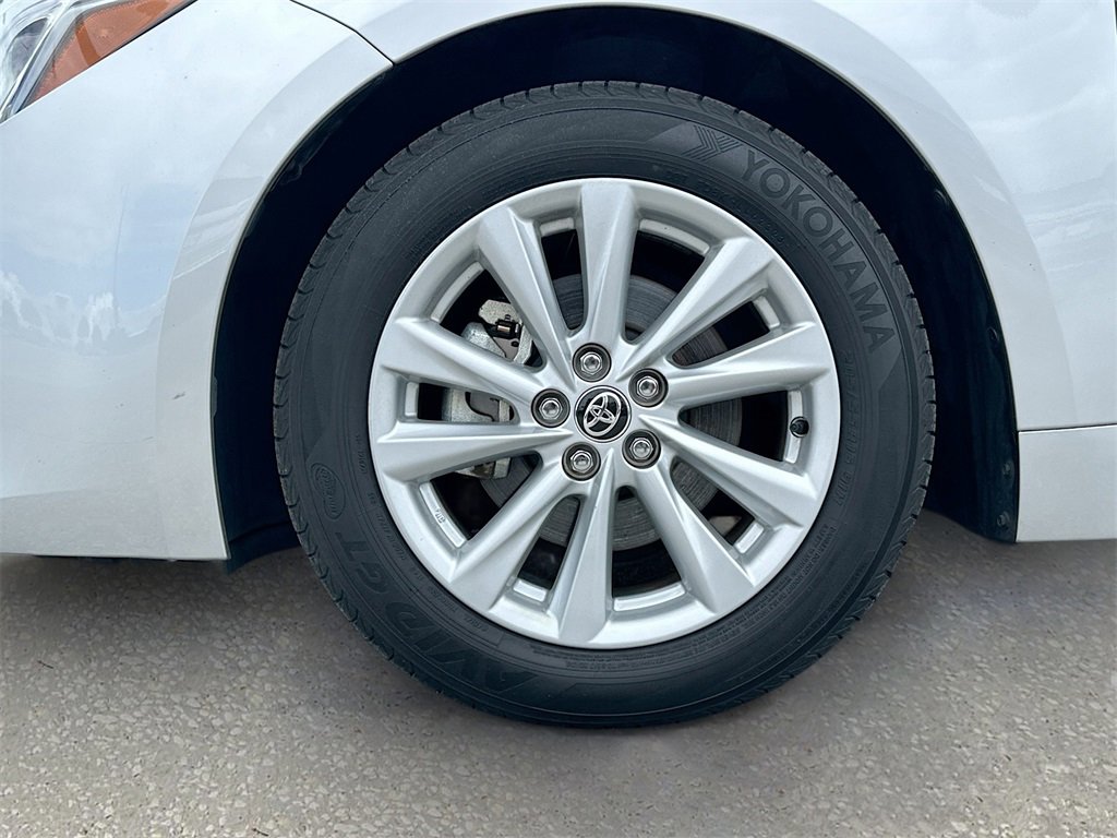 Used 2023 Toyota Corolla SE w/ SE Premium Package image 27