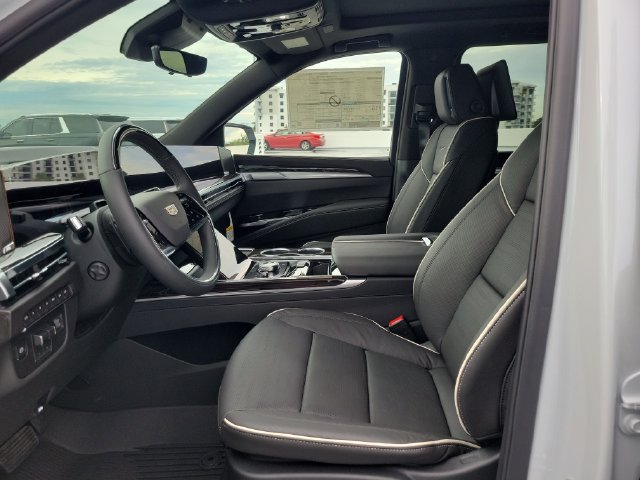 New 2026 Cadillac Escalade ESV Luxury w/ Touring Package AWD/4WD image 18