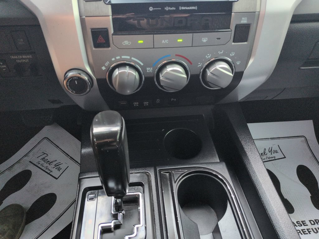 Used 2020 Toyota Tundra SR5 w/ SR5 Convenience Package AWD/4WD image 18
