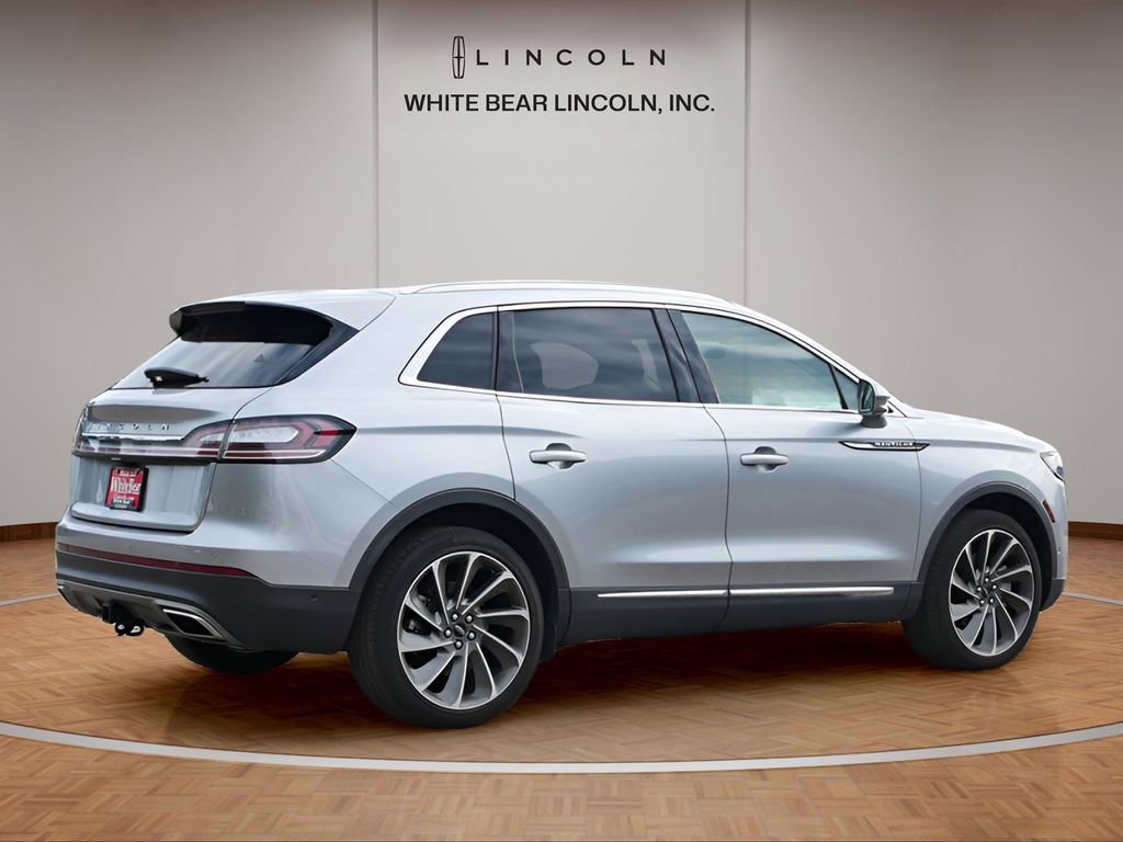 Used 2023 Lincoln Nautilus Reserve w/ Equipment Group 202A image 5