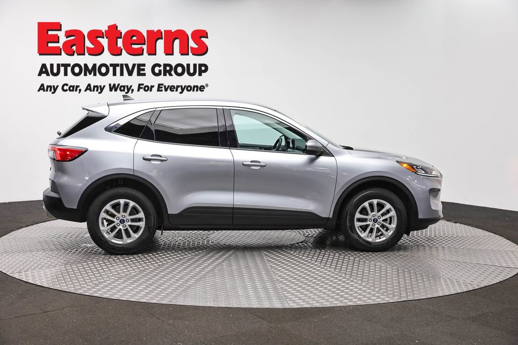 Used 2021 Ford Escape SE w/ Convenience Package AWD/4WD image 3