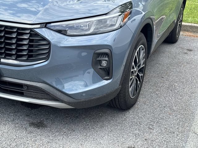 Used 2023 Ford Escape SE w/ PHEV Premium Package FWD image 5