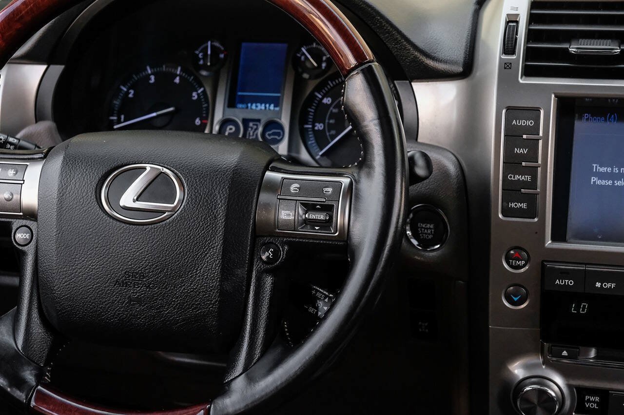 Used 2017 Lexus GX 460 Premium w/ Premium Package AWD/4WD image 25