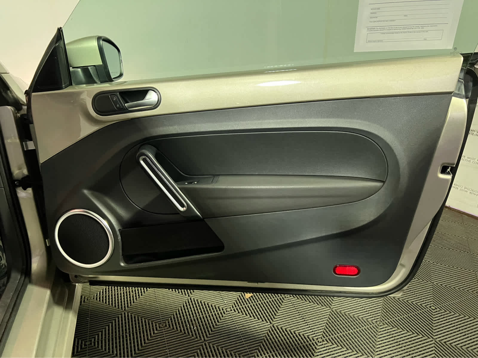 Used 2014 Volkswagen Beetle 2.5 image 23