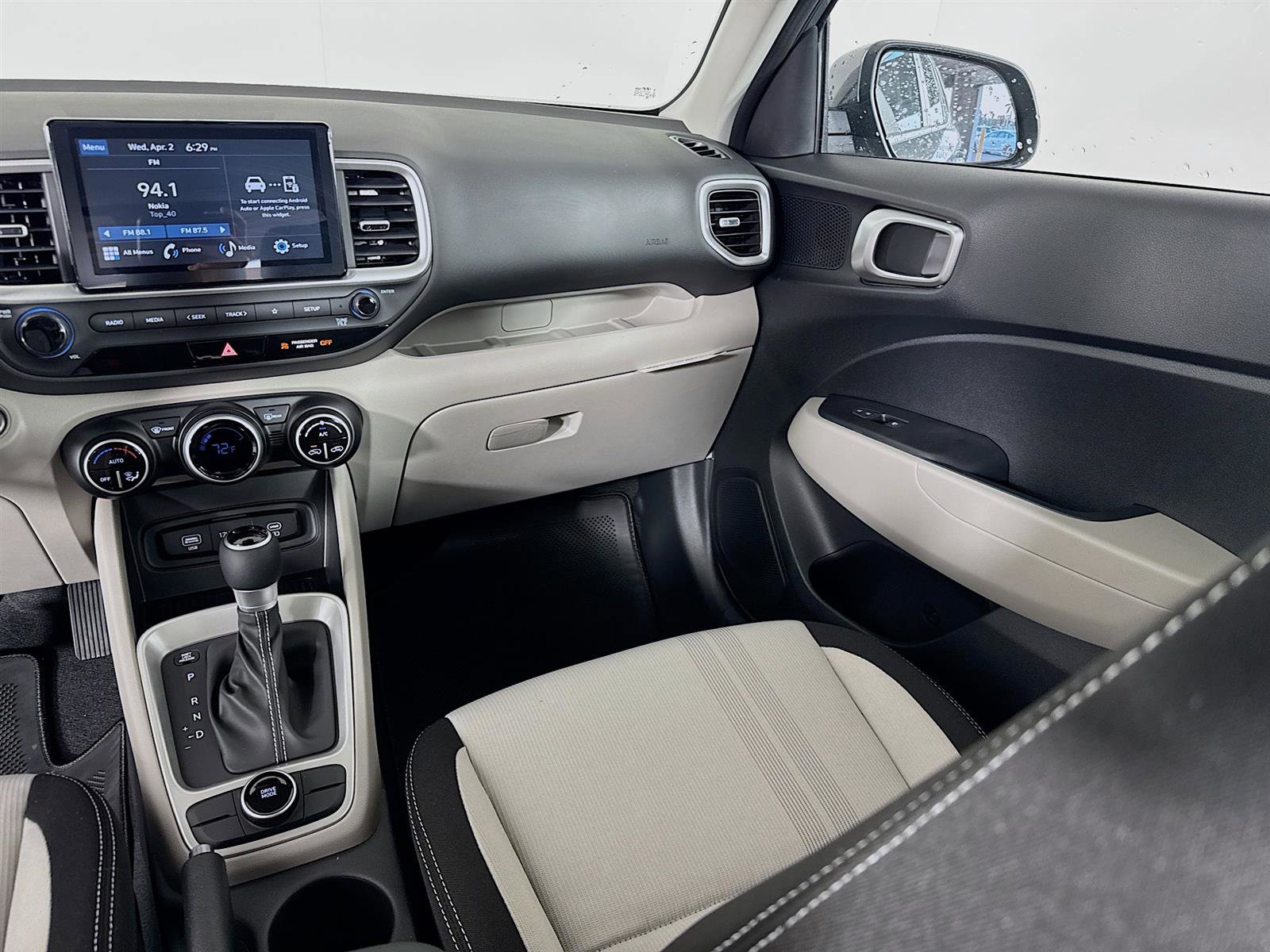 New 2025 Hyundai Venue SEL image 23