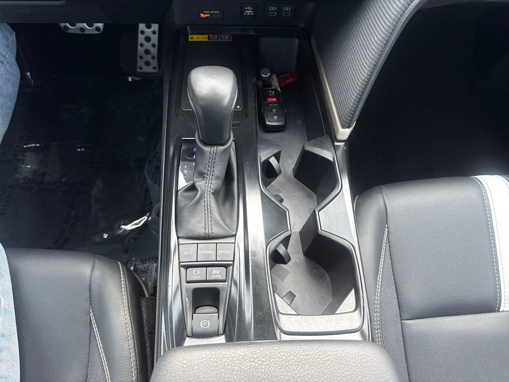 Used 2025 Toyota Camry SE FWD image 23