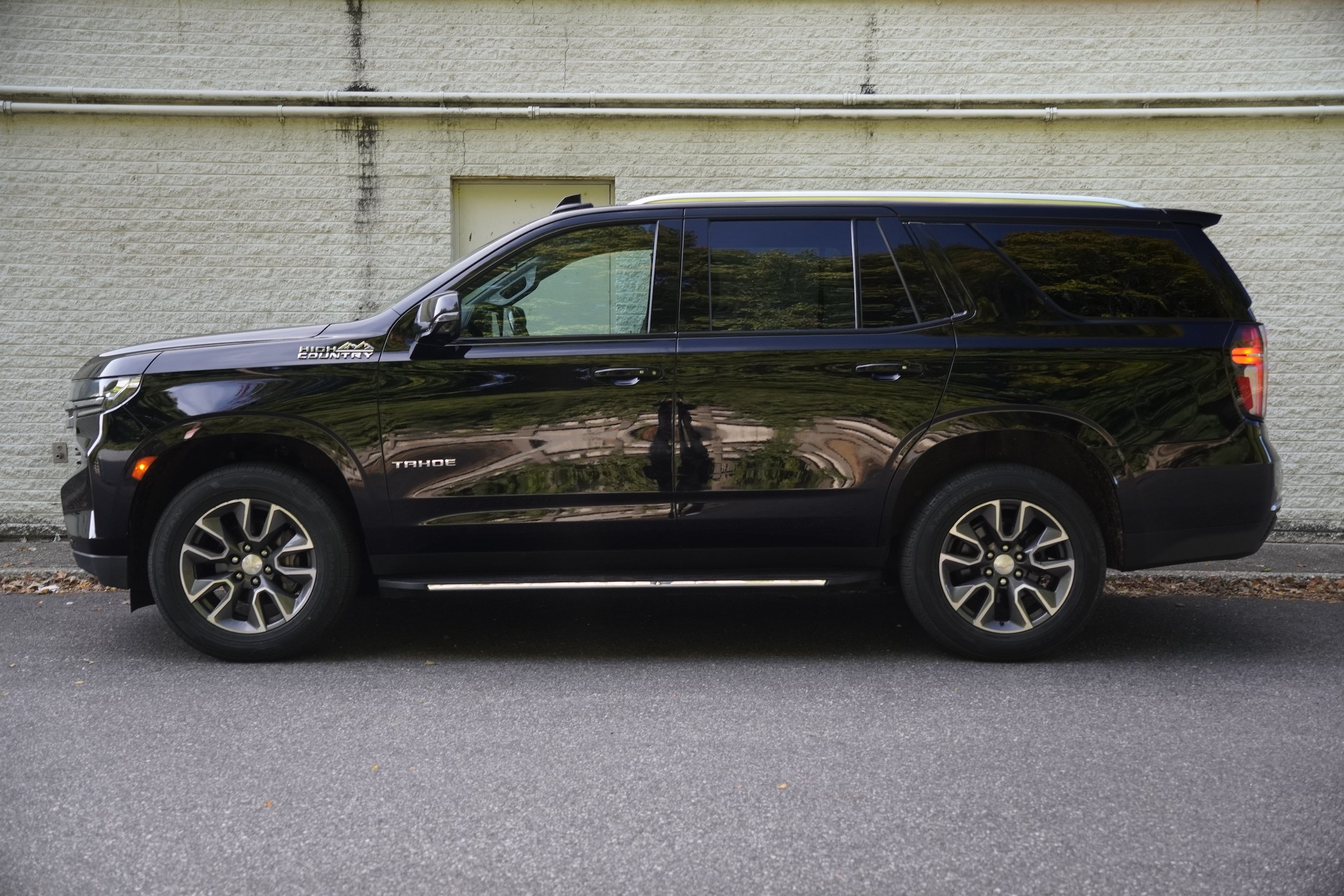 Used 2021 Chevrolet Tahoe LT w/ LT Signature Package AWD/4WD image 4