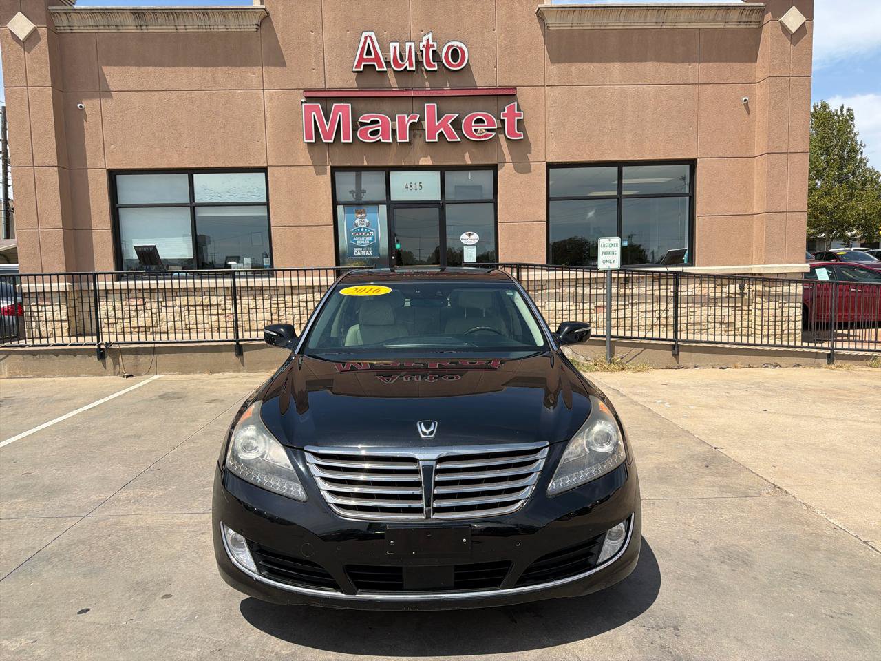 Used 2016 Hyundai Equus Signature RWD image 2