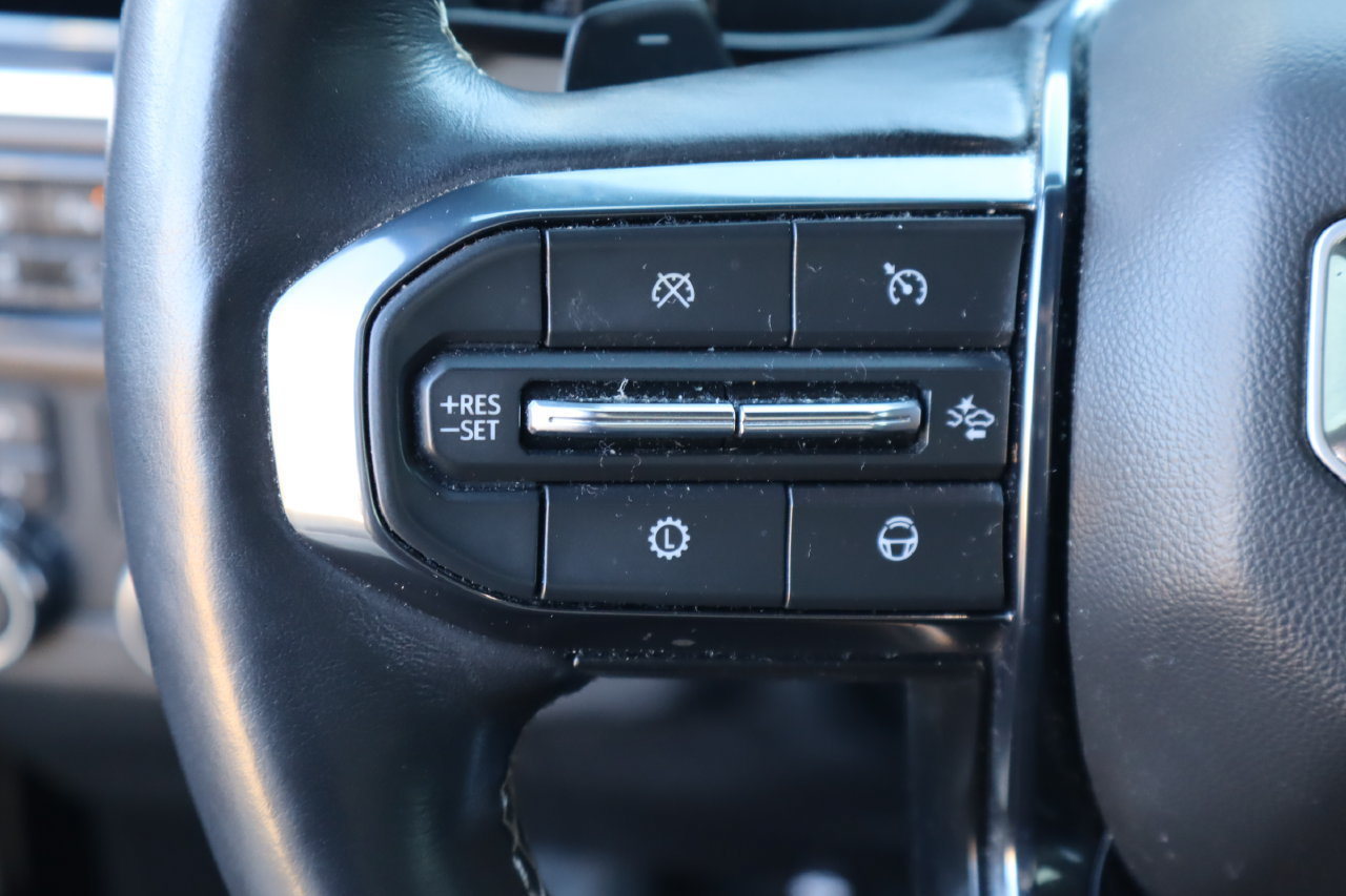 Used 2025 GMC Yukon Denali Ultimate AWD/4WD image 15