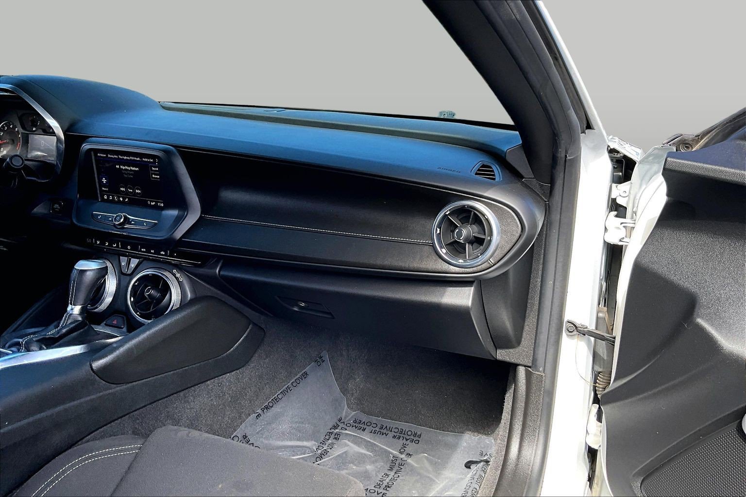 Used 2021 Chevrolet Camaro LT RWD image 15