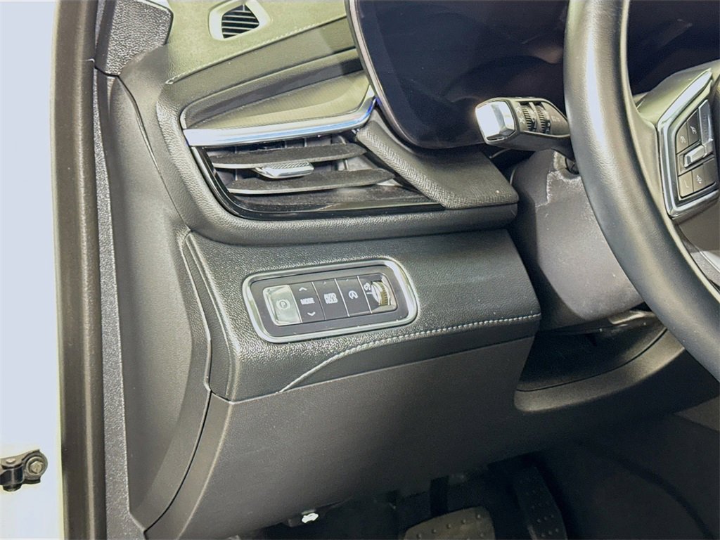 Certified 2025 Buick Enclave Sport Touring image 8