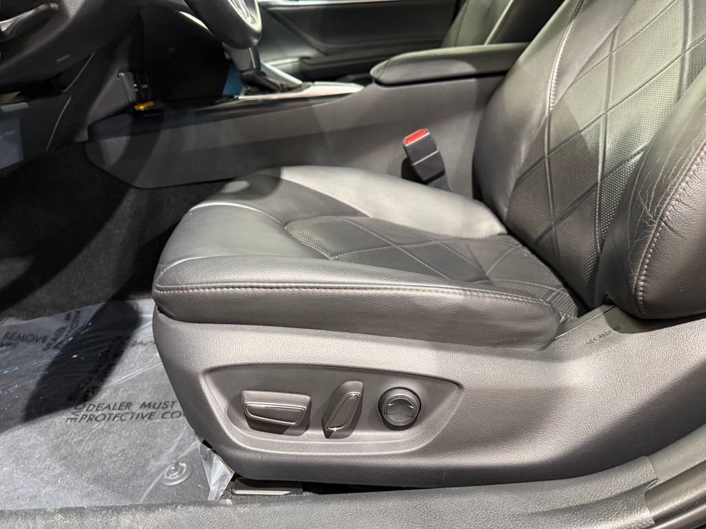 Used 2018 Toyota Camry XLE w/ Audio Package FWD image 13