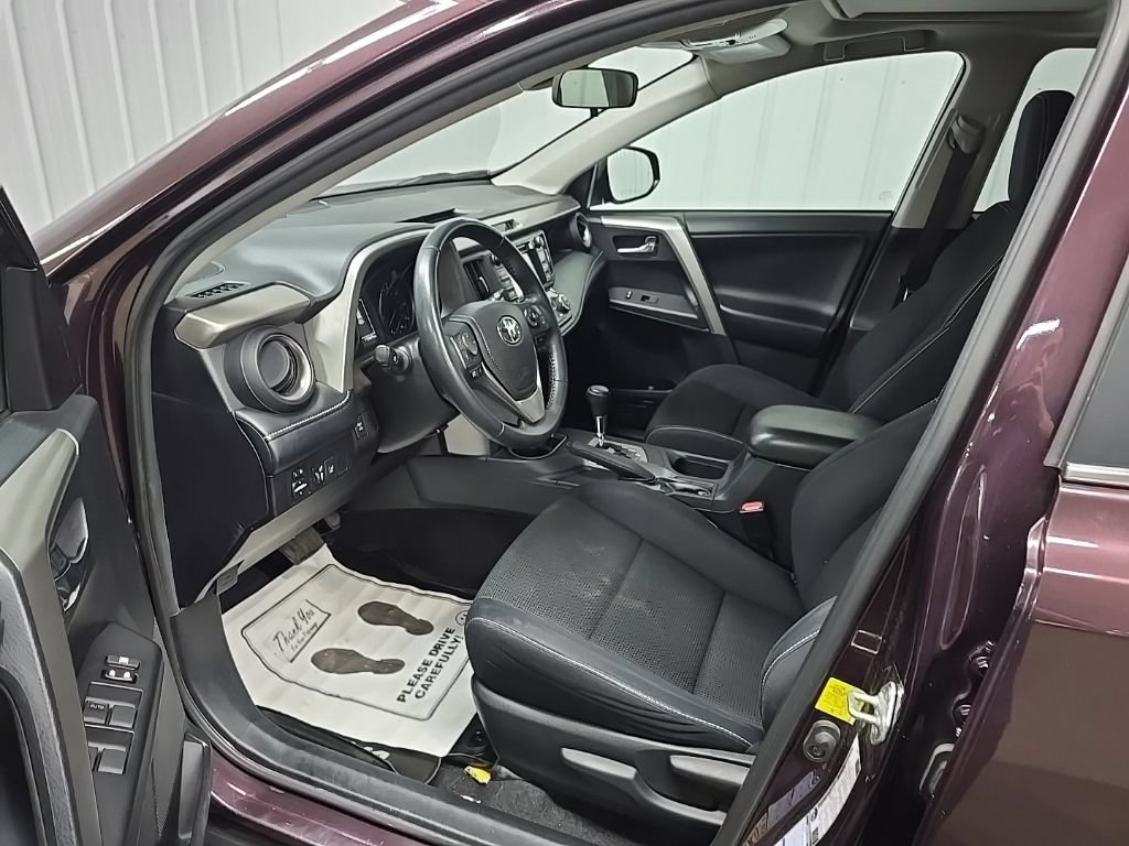 Used 2018 Toyota RAV4 XLE w/ Plus Extra Value Package AWD/4WD image 29