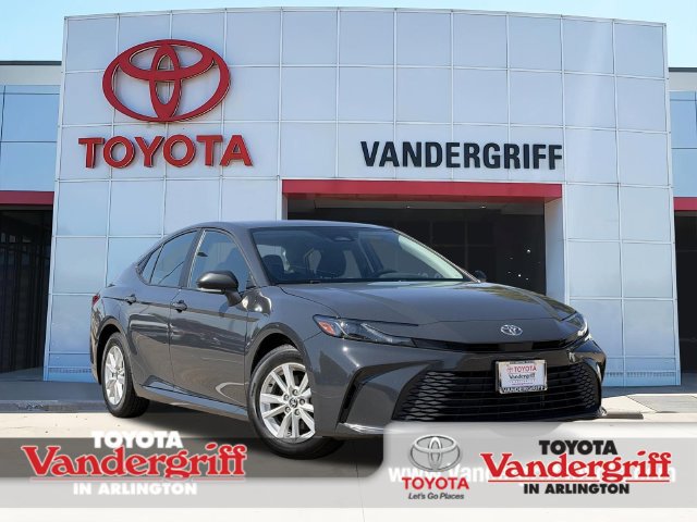 Used 2025 Toyota Camry LE FWD image 1