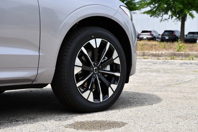 New 2026 Volvo XC60 B5 Plus w/ Climate Package AWD/4WD image 8