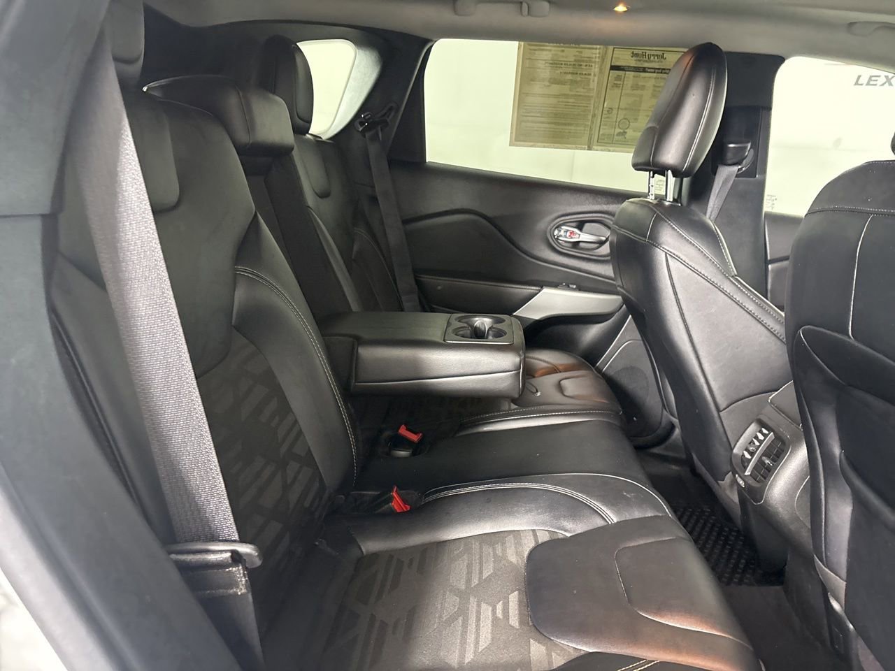 Used 2022 Jeep Cherokee Latitude w/ Sun & Sound Group AWD/4WD image 24