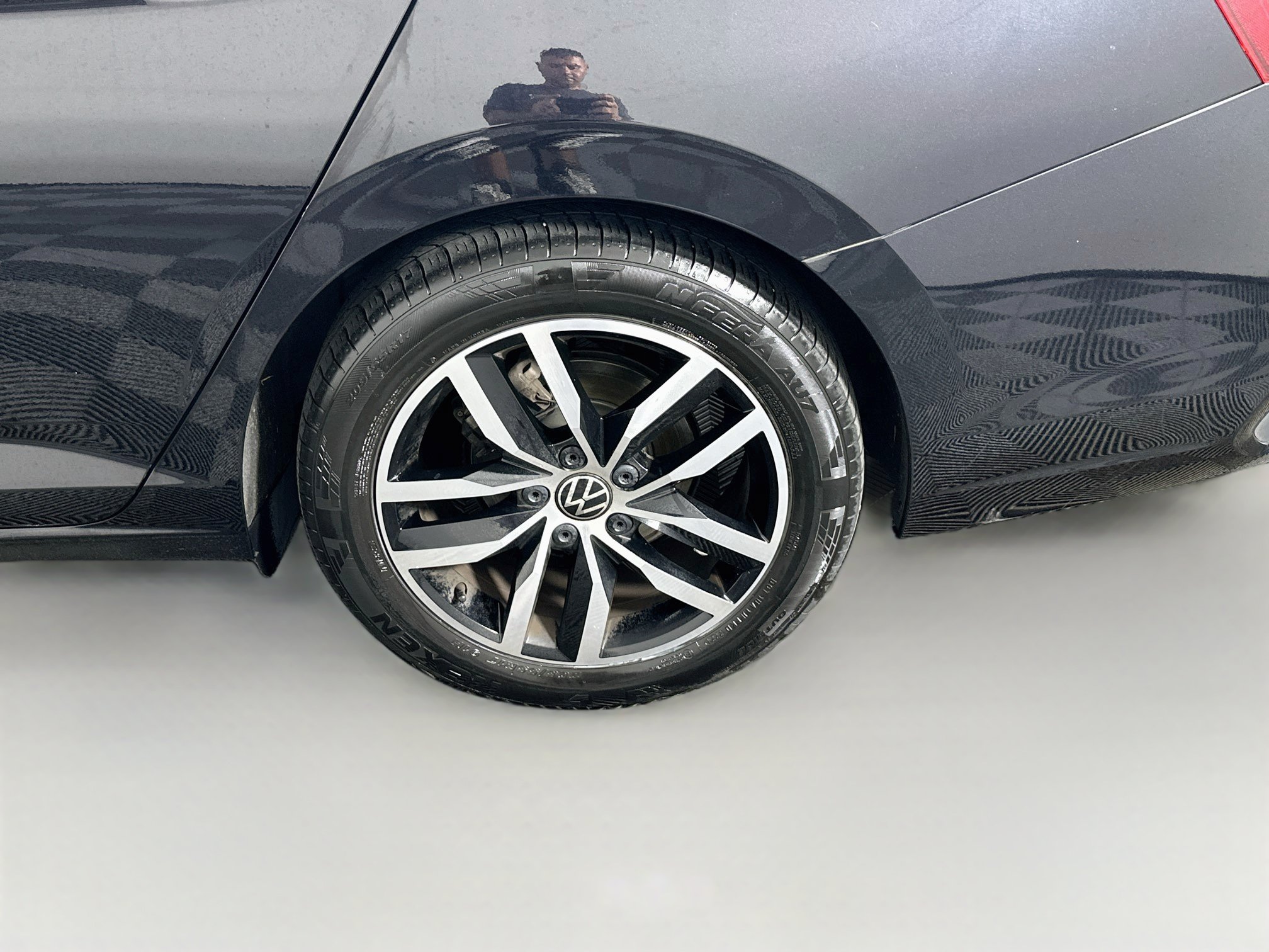 Used 2025 Volkswagen Jetta SE FWD image 11