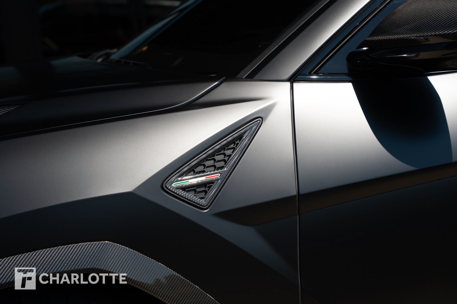 Used 2023 Lamborghini Urus Performante AWD/4WD image 12