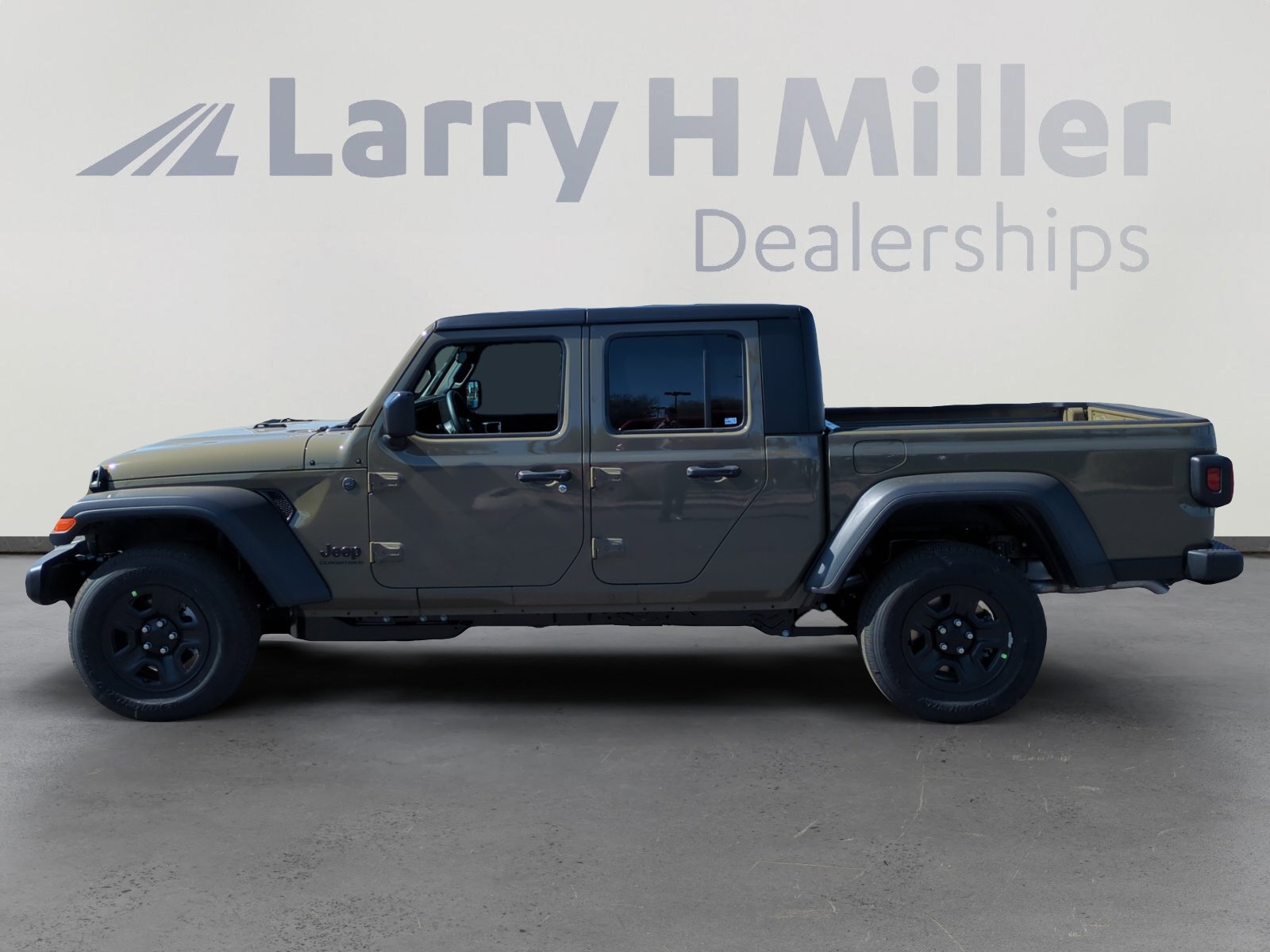 New 2026 Jeep Gladiator Sport image 2