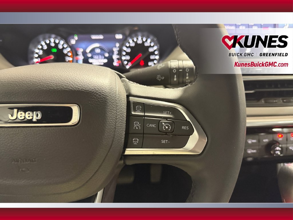 Used 2025 Jeep Compass Limited AWD/4WD image 18