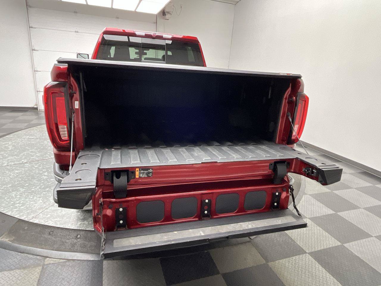 Certified 2023 GMC Sierra 2500 SLT w/ SLT Premium Package AWD/4WD image 39