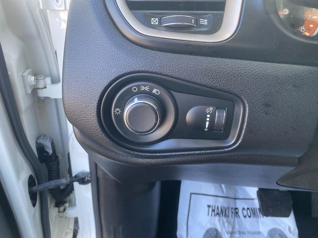 Used 2016 Jeep Renegade Sport w/ Power & Air Group AWD/4WD image 14