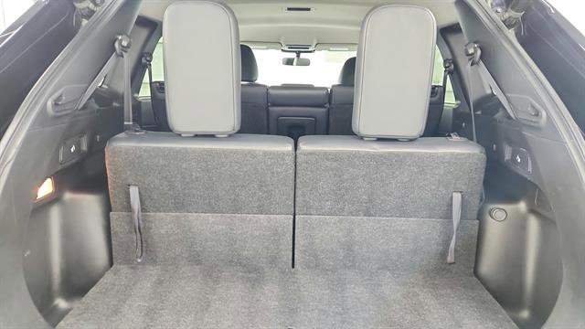 Used 2024 Mitsubishi Outlander SE image 32