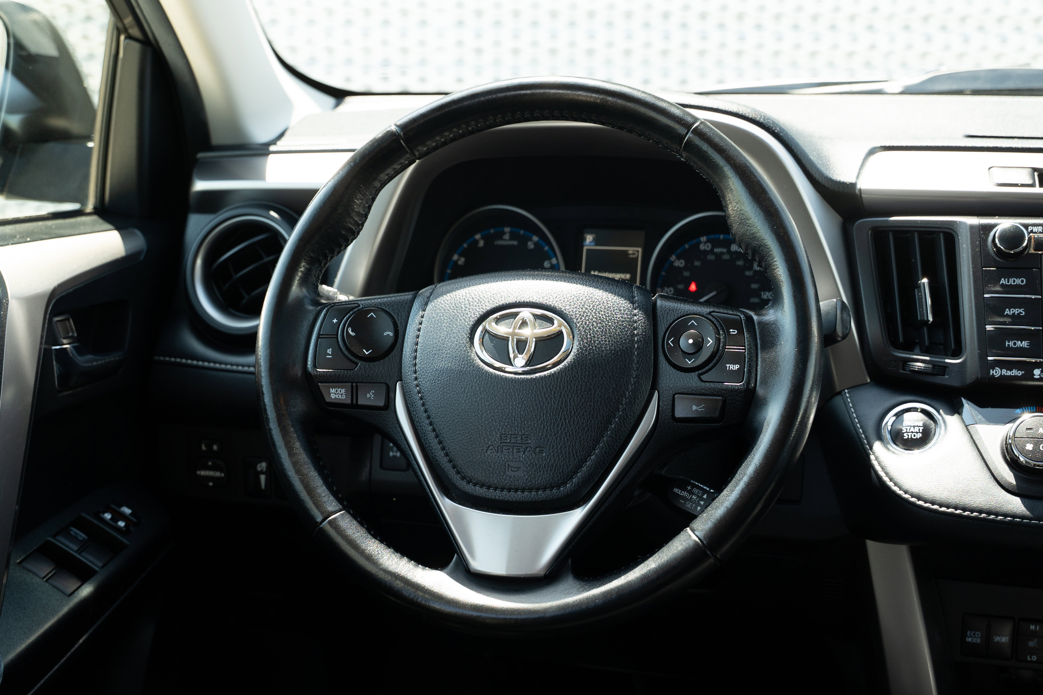 Used 2018 Toyota RAV4 XLE AWD/4WD image 8