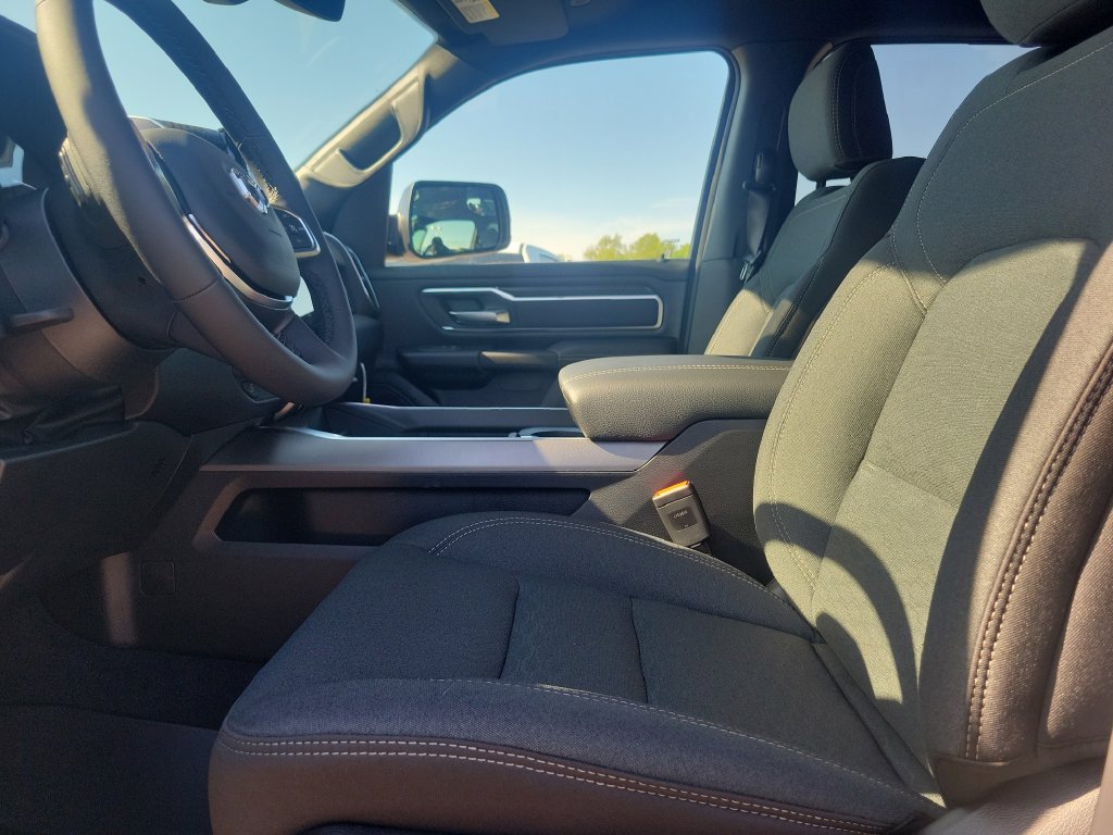 New 2026 RAM 1500 Big Horn AWD/4WD image 14