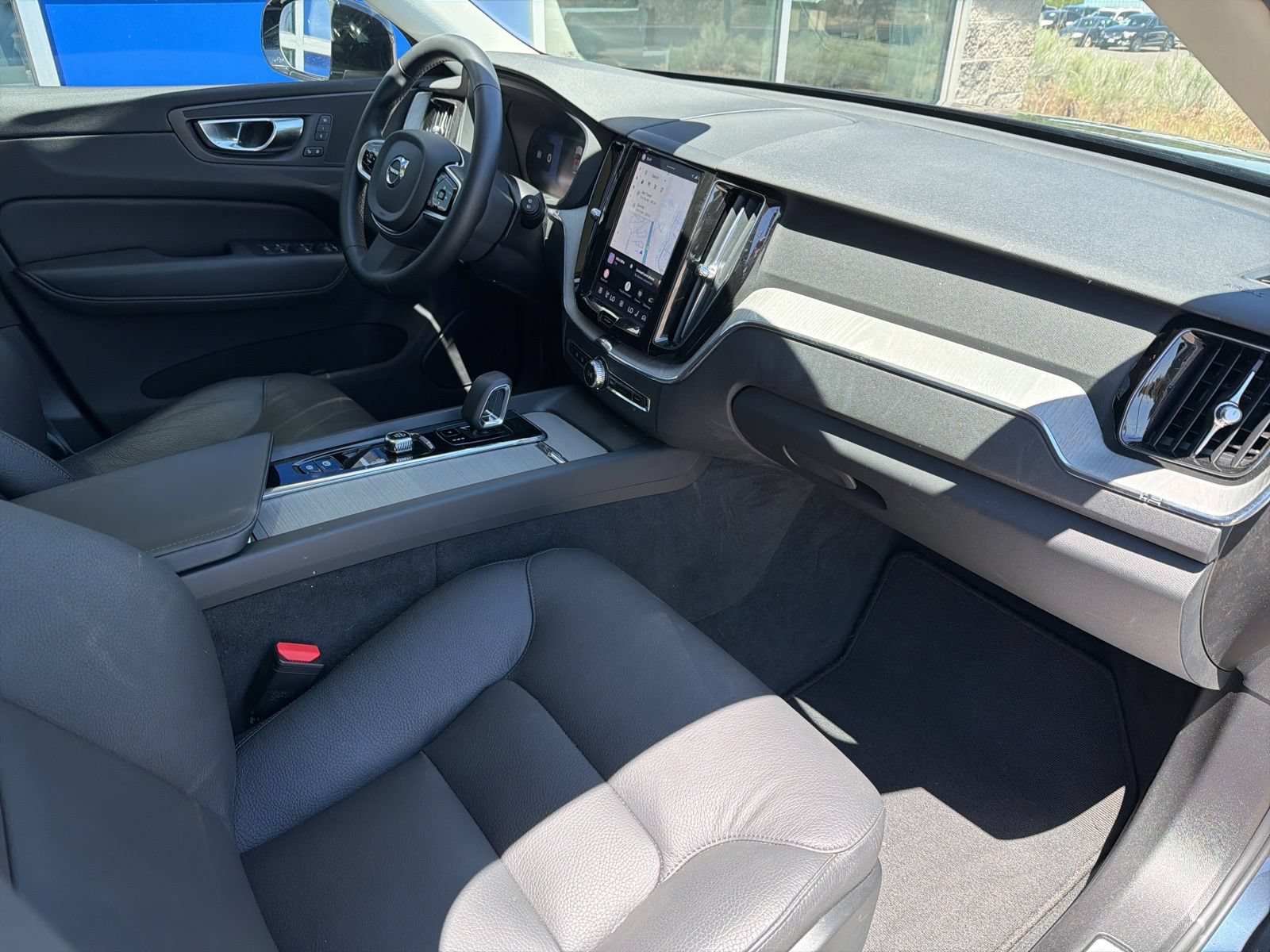 Used 2025 Volvo XC60 B5 Plus w/ Climate Package AWD/4WD image 27